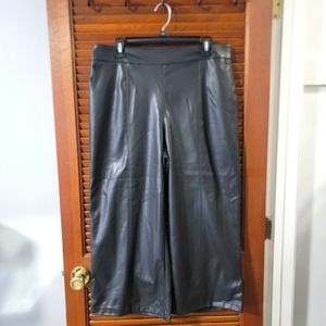 Leather capris pant Nicole Miller